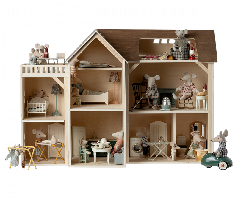 Mouse Hole Farmhouse by Maileg