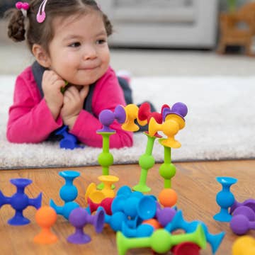 Squigz Starter Set by Fat Brain Toys