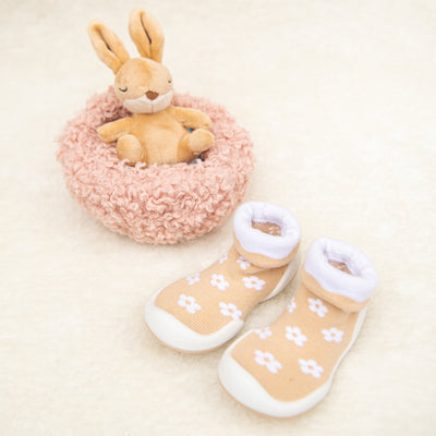 First Walker Baby Sock Shoes - Daisies - Latte by Komuello