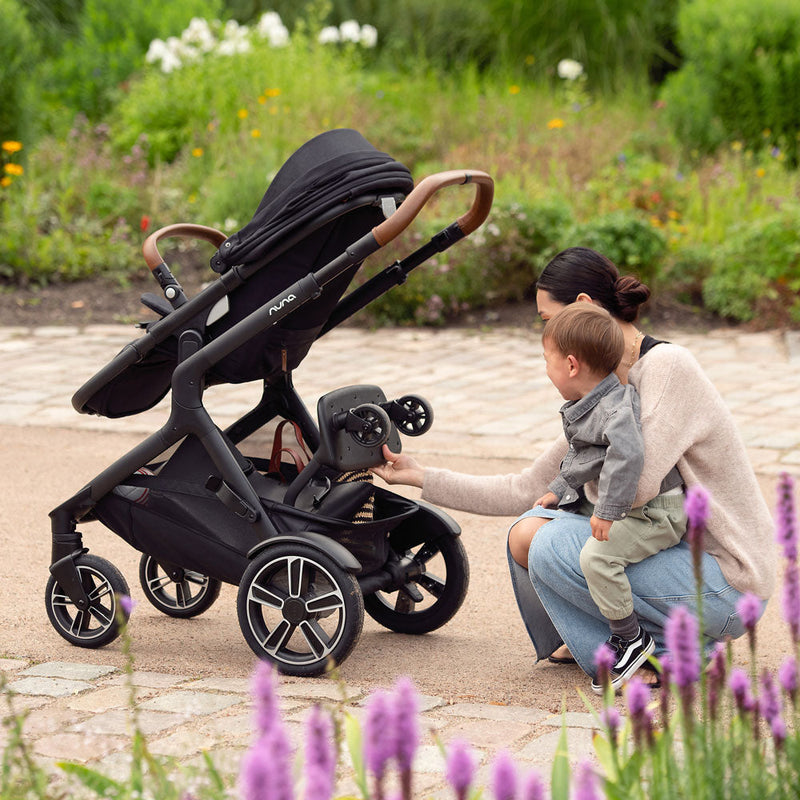 PIPA urbn + DEMI Next Travel System by Nuna