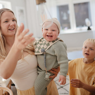 Organic Muslin Bib 2 Pack - Olive Check/Natural Check by Mushie & Co