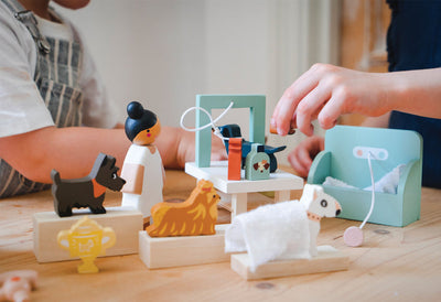 Waggy Tails Dog Salon by Tender Leaf Toys