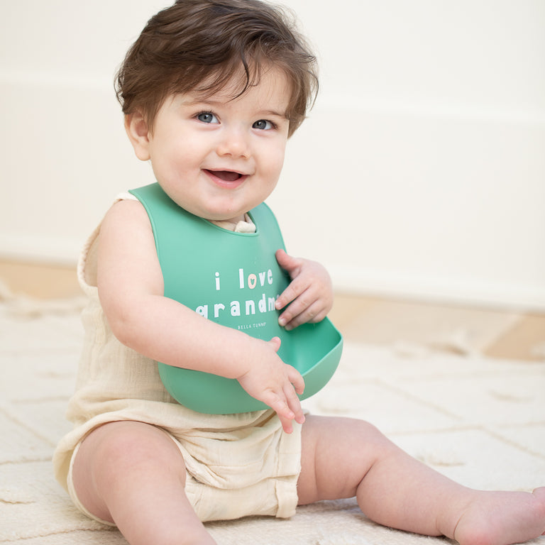 Wonder Bib - I Love Grandma by Bella Tunno